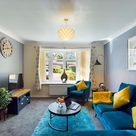 247 Serviced Accommodation In Telford- 3Br House Экстерьер фото