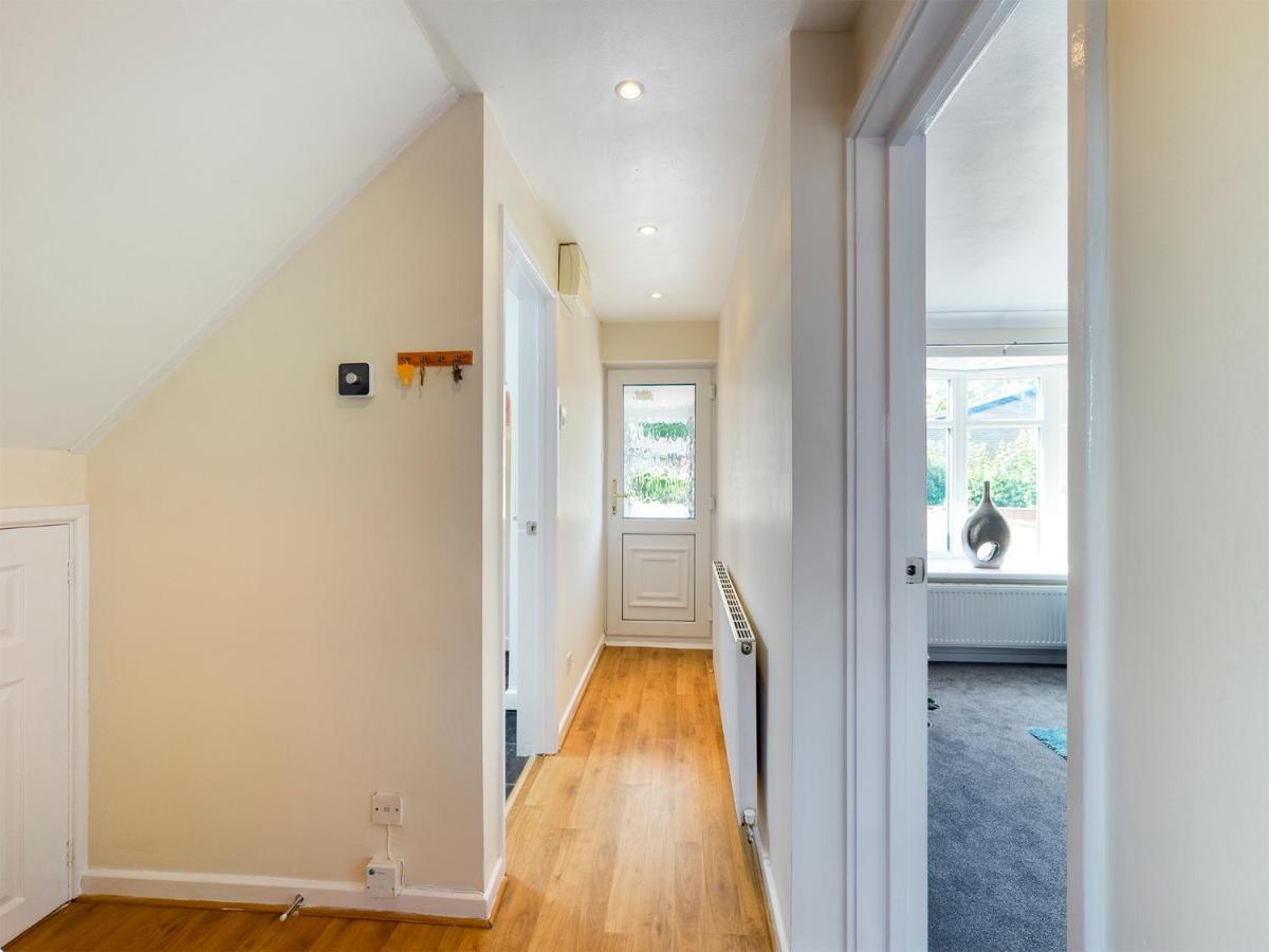 247 Serviced Accommodation In Telford- 3Br House Экстерьер фото